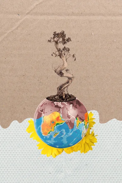 Collage Foto Ökologie Konzept Wachsende Dürre Wüstenbaum Halb Planet Tot — Stockfoto