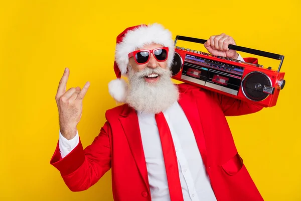 Komik Noel Baba Nın Fotoğrafı Kırmızı Smokin Giy Sert Rock — Stok fotoğraf