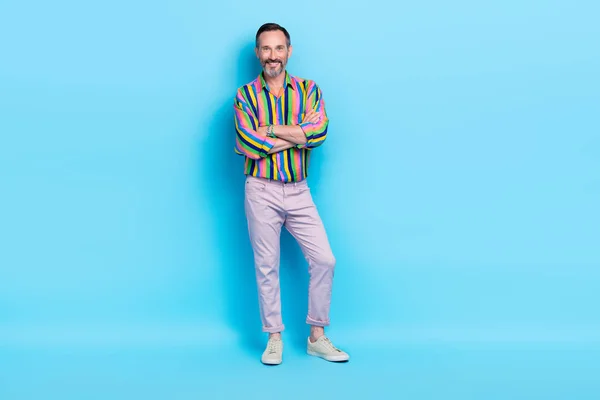 Foto Comprimento Total Homem Carismático Atraente Usar Roupas Coloridas Brilhantes — Fotografia de Stock