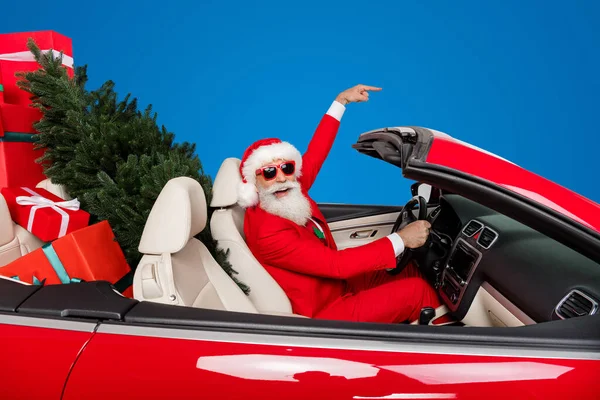 Photo Cool Excited Santa Claus Helpers Wear Costumes Riding Vehicle — Stock Photo, Image
