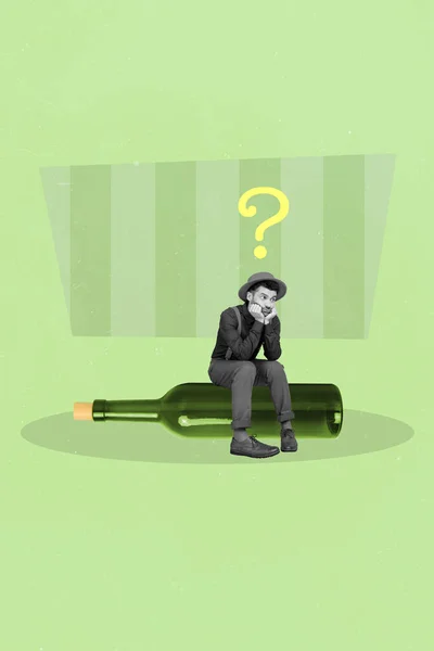 Vertikální Koláž Smutný Depresivní Chlap Sedí Sklenice Alkoholu Prázdná Láhev — Stock fotografie