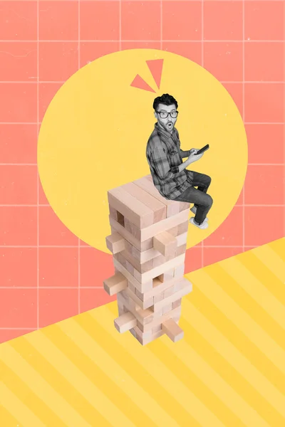 写真コラージュ最小限の画像の印象的な男の座っている塔チャットTwitter Facebook孤立ドローイング背景 — ストック写真