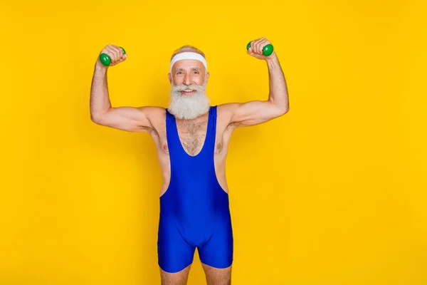 Photo Funky Strong Retired Guy Wear Blue Overall Rising Dumbbells — Stock Photo, Image