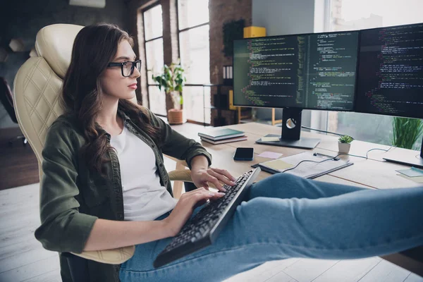 Photo Busy Intelligent Lady Coder Wear Spectacles Typing Keyboard Indoors — Stock Photo, Image