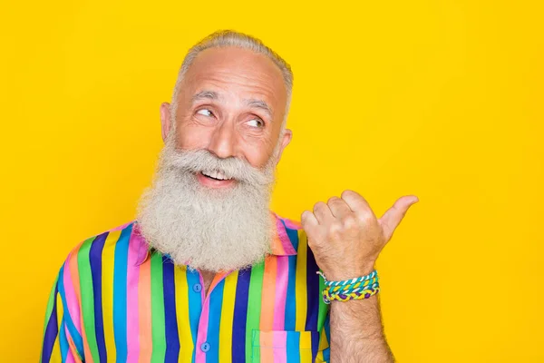 Portrait Funny Cheerful Old Man Long Beard Wear Colorful Shirt — Stock Photo, Image