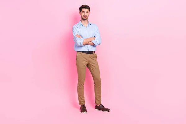 Full Length Photo Confident Attractive Man Arm Folded Wear Quality — Foto Stock