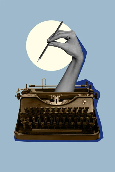 用老式打字机拼贴生动有趣的手握铅笔写小说故事书的模版 — 图库照片
