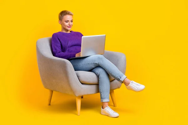 Full Size Photo Pretty Positive Girl Sit Chair Use Wireless — Zdjęcie stockowe