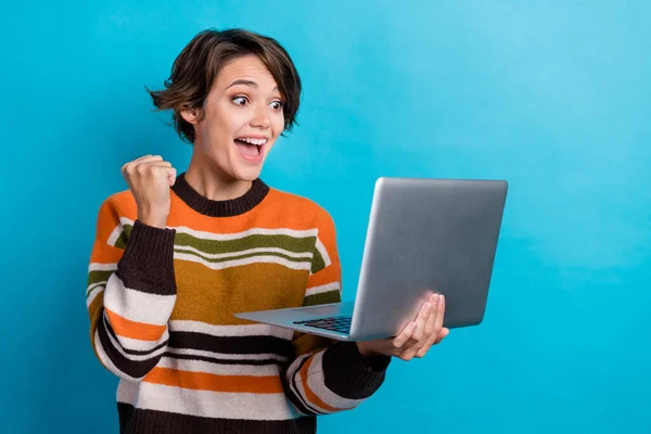Photo Lucky Excited Lady Wear Striped Sweater Shopping Apple Samsung — Foto Stock