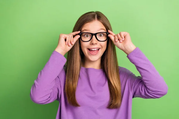 Photo Surprised Clever Lady Wear Trendy Spring Clothes Wear Spectacles — Foto Stock