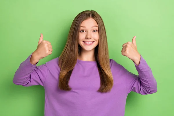 Photo Girlish Optimistic Girl Straight Hairdo Dressed Violet Sweatshirt Showing — Foto Stock