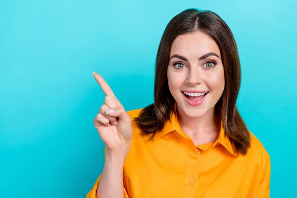 Photo Funny Excited Lady Wear Orange Shirt Showing Finger Empty — Fotografia de Stock
