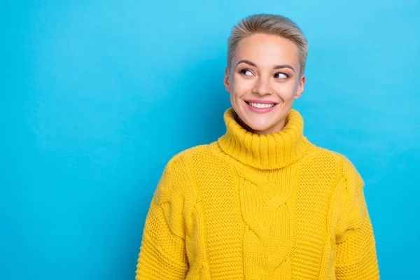 Portrait Cute Dreamy Smiling Cheerful Blonde Short Hairdo Looking Empty — Stock Photo, Image
