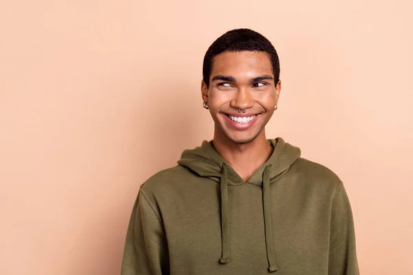 Photo Attractive Funny Man Wear Green Khaki Sweatshirt Looking Empty — Stockfoto