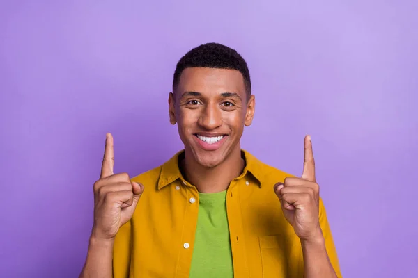 Photo Good Mood Attractive Man Wear Yellow Shirt Pointing Two — Foto Stock