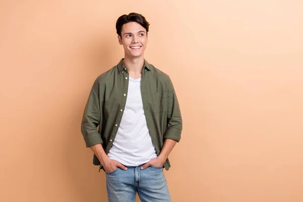 Portrait Cheerful Nice Young Man Toothy Smile Put Arms Pockets — Foto Stock