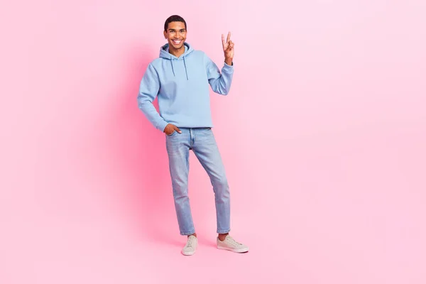 Photo Joyful Stylish Man Wear Trendy Outfit Sportswear Stand Empty — Stockfoto