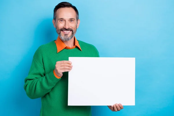 Photo Middle Age Brunet Hair Entrepreneur Hold Paper Banner Empty — Stock Photo, Image