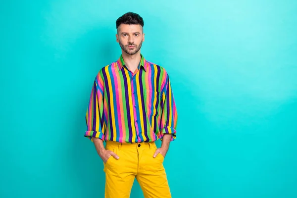 Photo Portrait Young Serious Confident Man Wear Striped Colorful Shirt — Foto de Stock