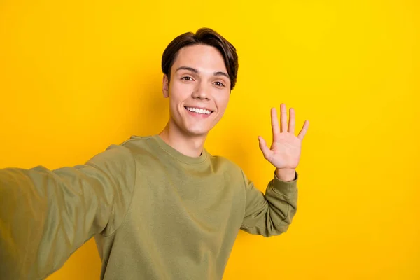 Photo Optimistic Joyful Man Wear Khaki Clothes Share Greetings Instagram — Stock Fotó