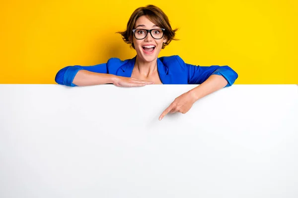 Photo Impressed Excited Woman Wear Blue Jacket Spectacles Pointing White — Photo