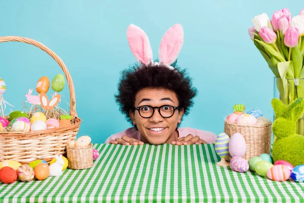 Photo Young Man Student Hide Desk Basket Drawing Eggs Spring — Stok fotoğraf