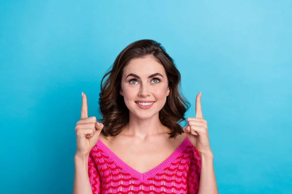 Photo Charming Interested Looking Curly Brown Hair Lady Pointing Fingers — Stockfoto