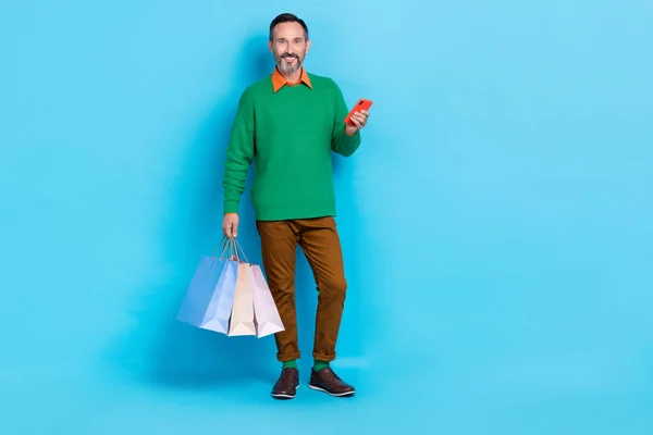 Full Size Photo Mature Attractive Male Hold Shopping Bags Device — Fotografia de Stock