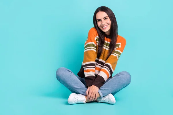 Full Length Photo Dreamy Adorable Woman Wear Sweater Sitting Legs — Stockfoto