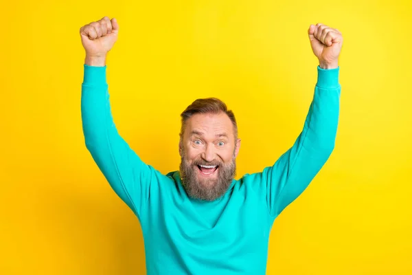 Photo Overjoyed Positive Man Wear Stylish Clothes Raise Hand Rejoice — Stok fotoğraf