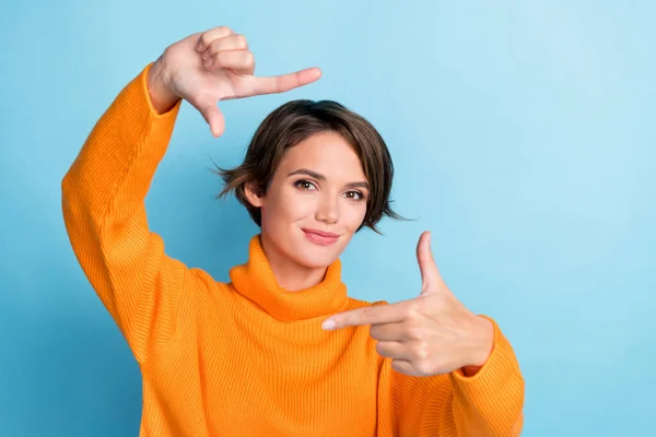 Portrait Pretty Nice Lady Arms Fingers Demonstrate Cadre Gesture Isolated — 스톡 사진