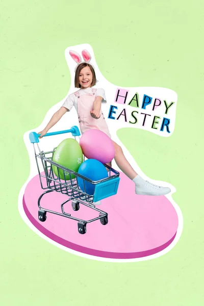 Pionowe Zdjęcie Kolaż Mała Dziewczynka Jazdy Supermarket Wózek Pełen Kolorowych — Zdjęcie stockowe