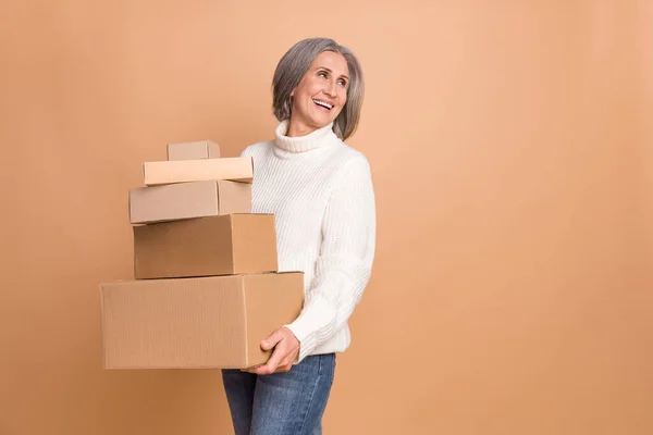 Photo Funky Dreamy Woman Wear Knitted Pullover Holding Boxes Stack — Stock Photo, Image