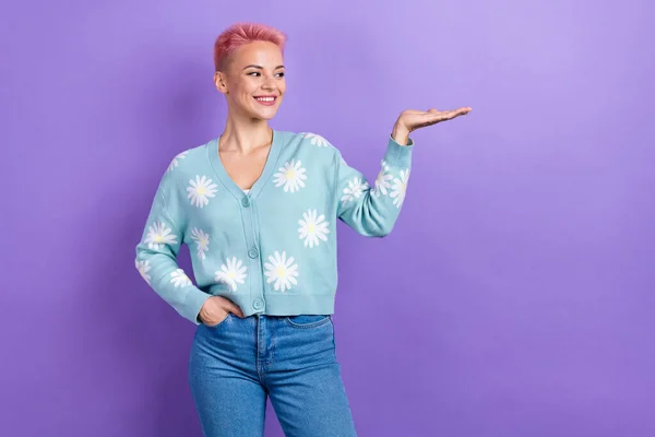 Portrait Cheerful Positive Girl Pink Hairdo Wear Blue Pullover Presenting — Stock Photo, Image