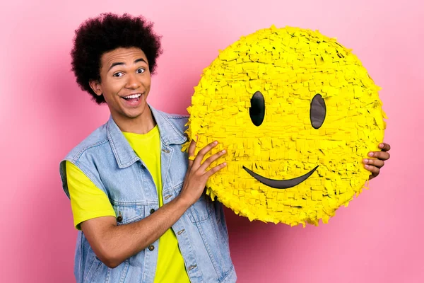 Retrato Excitado Funky Chico Manos Celebrar Grande Emoji Smiley Collage — Foto de Stock