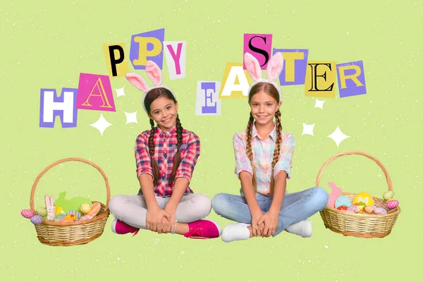 Duas Engraçadas Meninas Pequenas Irmãs Prontas Para Celebrar Páscoa Pão — Fotografia de Stock