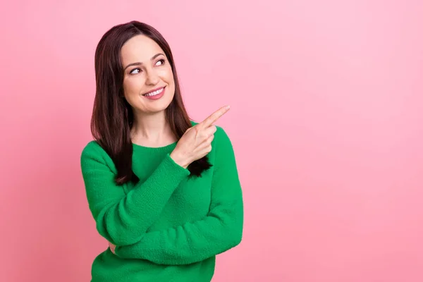 Photo Confident Sweet Lady Dressed Green Pullover Looking Showing Emtpy — Stock Photo, Image