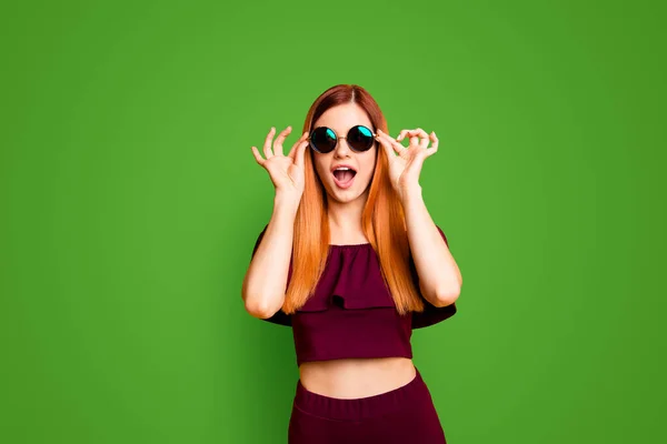 Can Believe Girl Holds Glasses Both Hands Opening Her Mouth — Stock Photo, Image