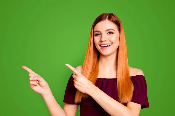 Close Portrait Cheerfully Laughing Young Woman Showing Her Fingers Yellow — Stock Photo, Image