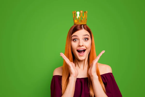 Lady Surprised Face Crown Her Head Opened Her Mouth Eyes — Stock Photo, Image