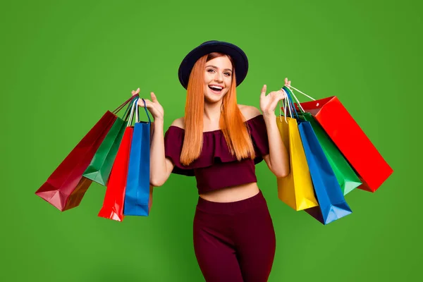 Fekete Péntek Boldog Modell Lány Visszatér Bevásárlóközpont Gazdaság Elszigetelt Sárga — Stock Fotó