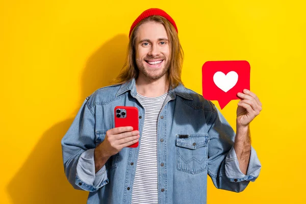 Photo Cheerful Funky Guy Dressed Jeans Shirt Getting Likes Modern — Stock Photo, Image