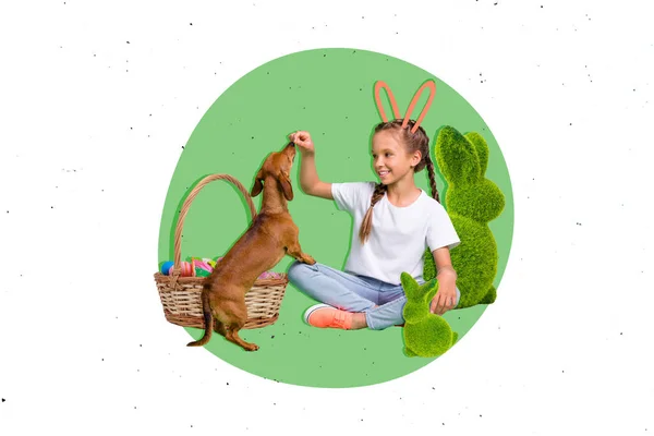 Δημιουργική Εικόνα Κολάζ Του Χαρούμενου Μικρού Κοριτσιού Παίζουν Ζωοτροφών Κουτάβι — Φωτογραφία Αρχείου
