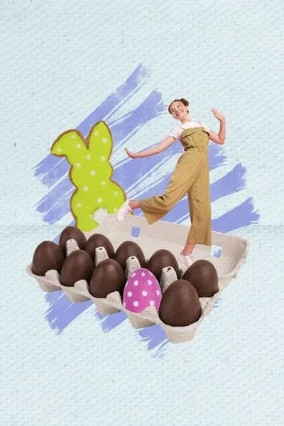 在绘画背景中孤立的巧克力彩蛋上跳舞的滑稽 乐观的女人的垂直创意拼贴艺术照片 — 图库照片
