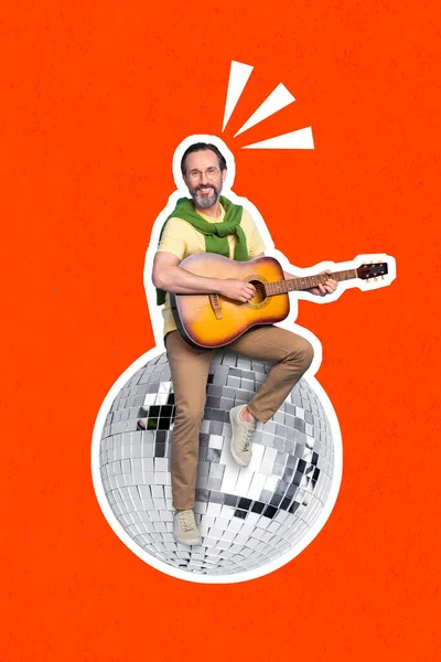 才能のあるミュージシャンのテンプレート雑誌のコラージュ男は夜のクラブのディスコの輝きボール座って曲を再生することに同意 — ストック写真