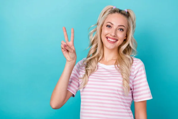 Portrait Young Smiling Charming Positive Girl Blonde Curly Hair Showing — Stock Photo, Image