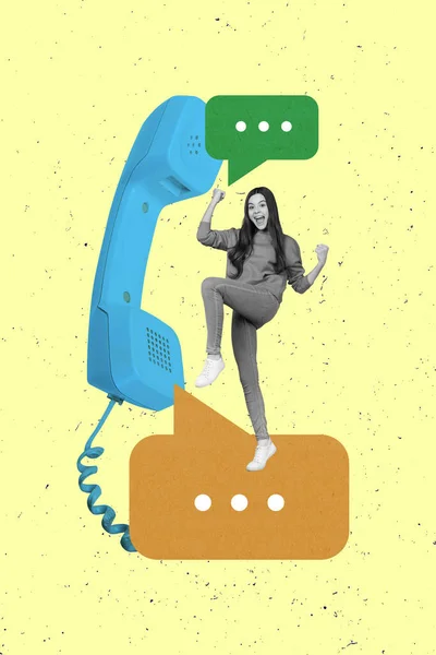 垂直創造的なコラージュのコンセプトスケッチ写真の絵の背景に孤立電話で取引作られた恍惚満足オーバー喜びの女の子 — ストック写真