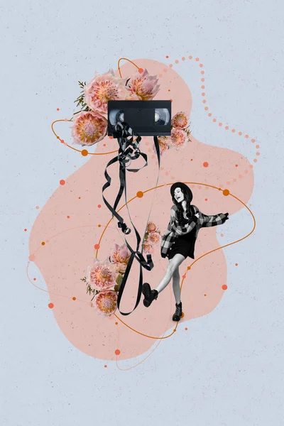 无忧无虑 快乐的迷你黑白花女孩跳着鲜花的垂直拼贴图片 盒式磁带在彩绘的背景下被隔离 — 图库照片