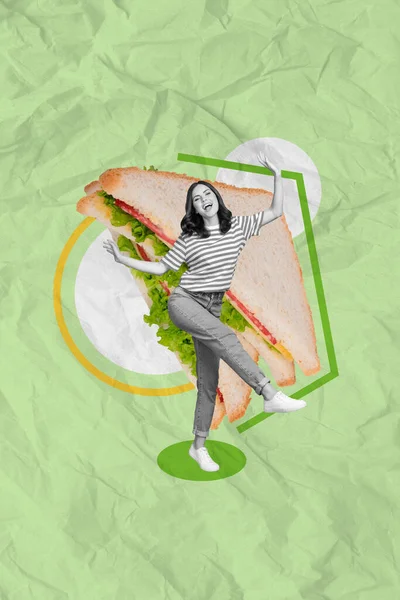 興奮した幸せな女性のサンドイッチの垂直創造的なコラージュイメージは 食品ランチ食事をお楽しみください新鮮な肉朝食配信栄養ディナー — ストック写真