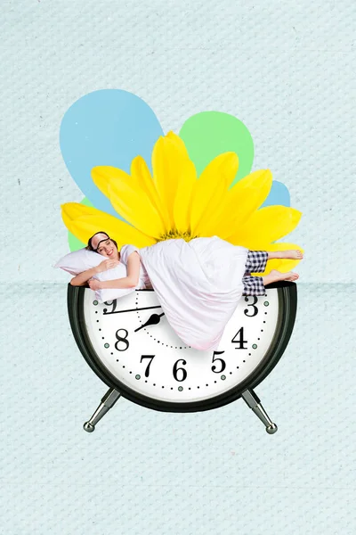 图片拼贴画迷人的快乐女士睡大觉的极小图片大钟隔离的背景 — 图库照片